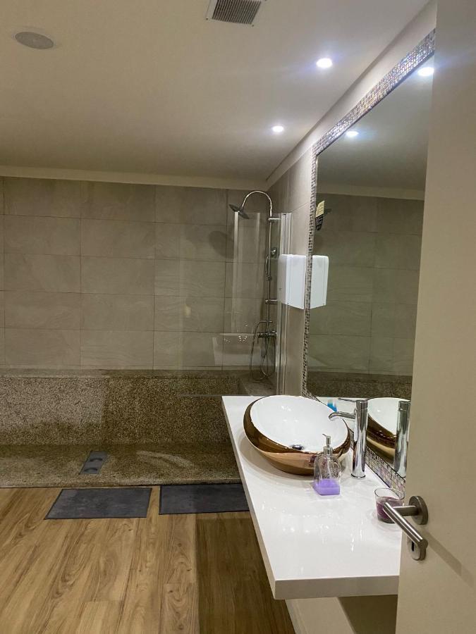 Evolue Hotel Porto Bagian luar foto