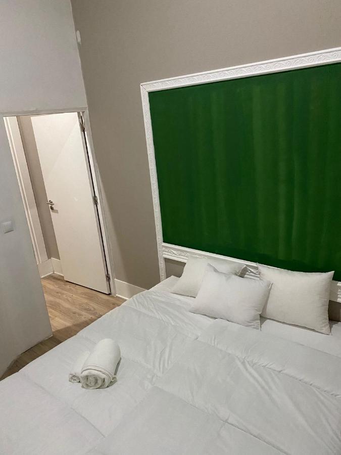 Evolue Hotel Porto Bagian luar foto